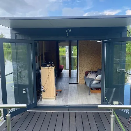 Dom Na Wodzie Z Tarasem Apartamento